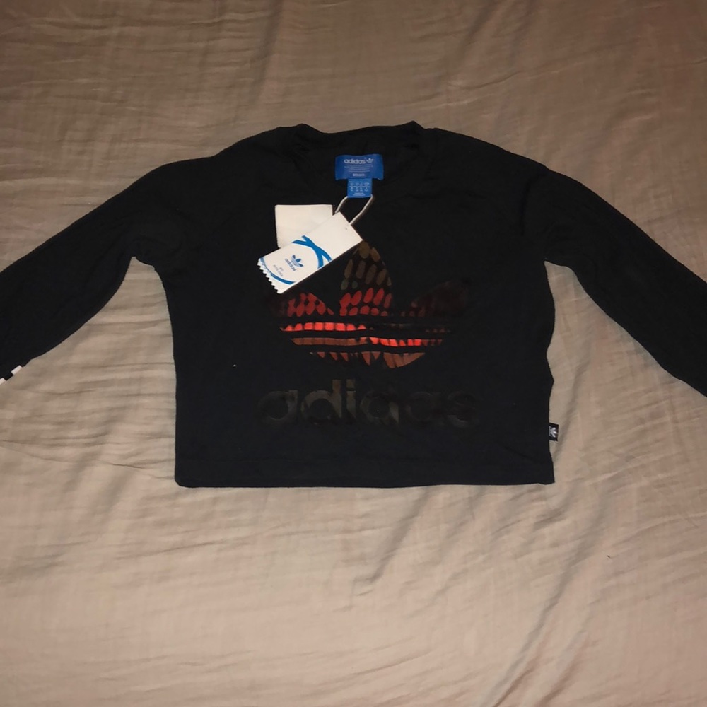 Adidas crop top shirt